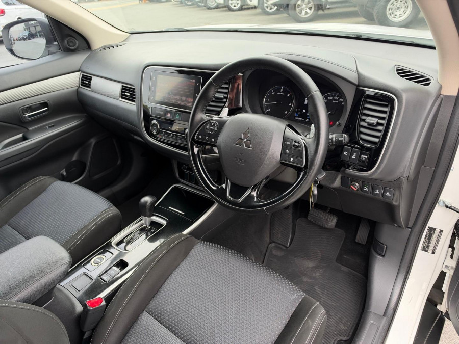 2016 MY17 Mitsubishi Outlander ZK LS Safety Pack SUV Image 12
