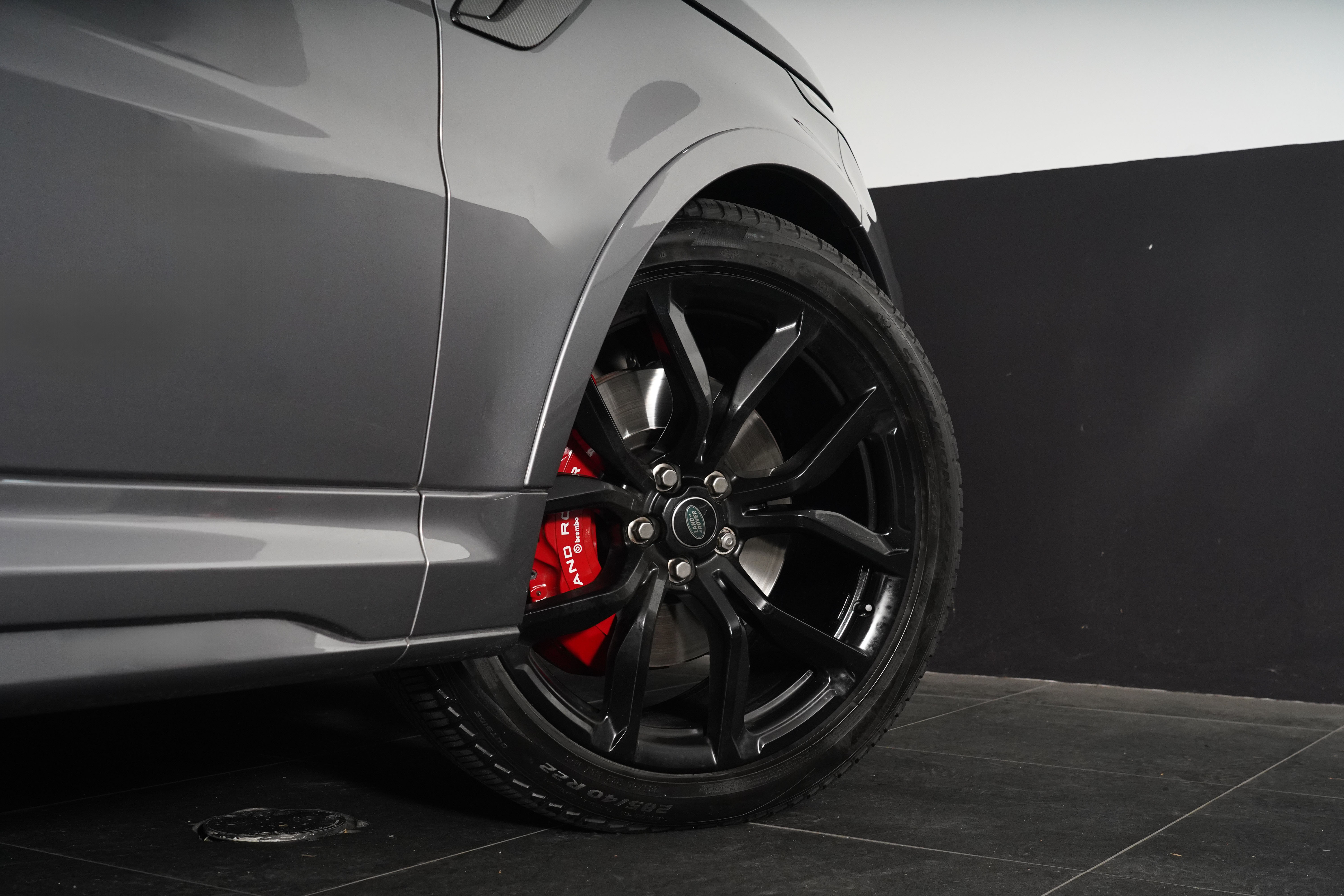 2022 Land Rover Range Rover Sport P575 SVR Carbon Edition SUV Image 27
