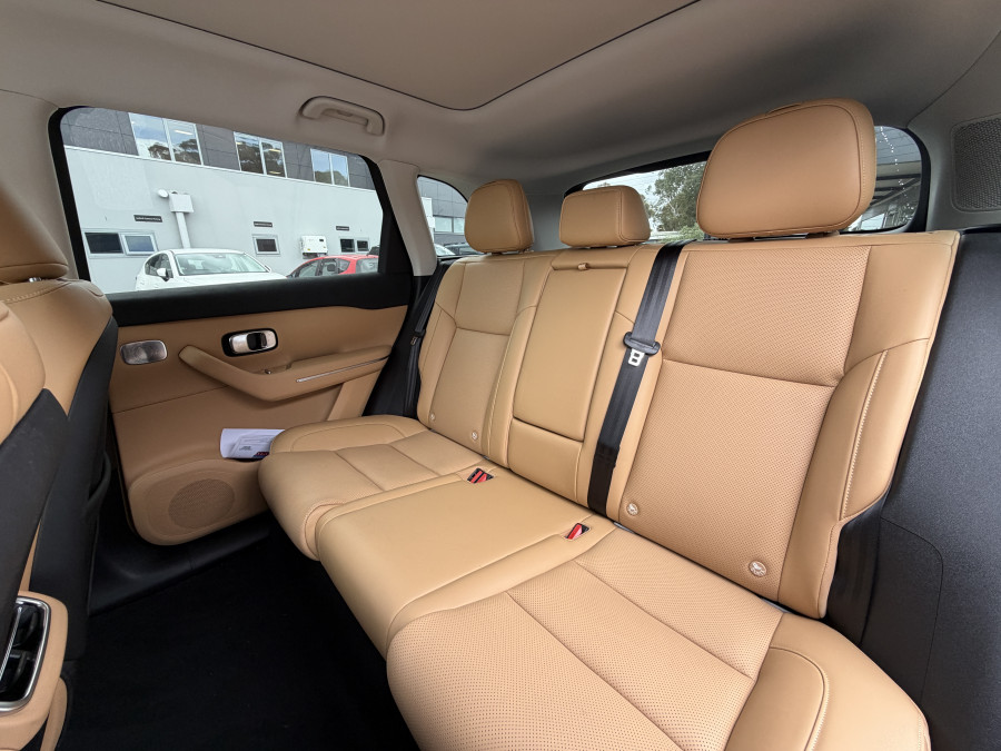2025 Leapmotor C10 B11 REEV Ultra Hybrid Design Wagon Image 15