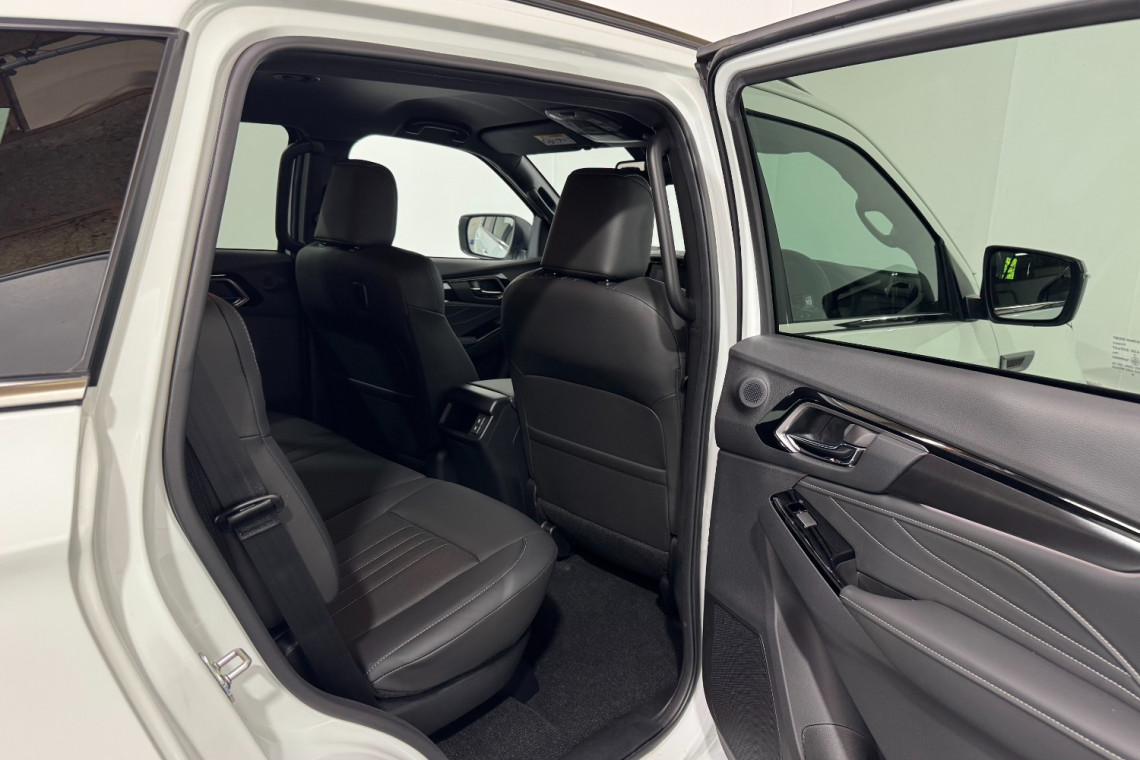 2025 Isuzu Mux RJ MY25 LS-T Wagon Image 13