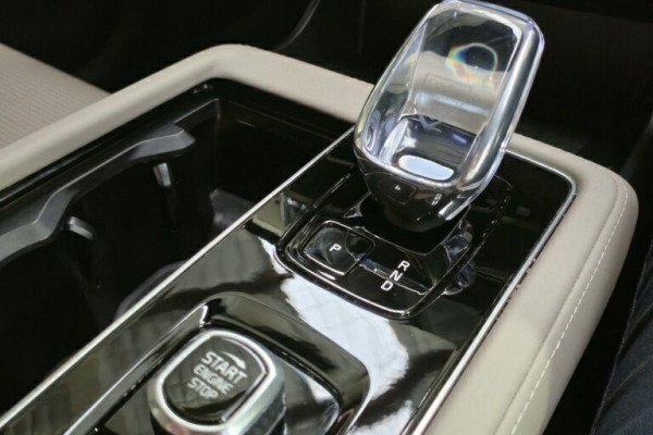 2025 MY26 Volvo XC90 L Series Ultra B5 Dark SUV Image 15