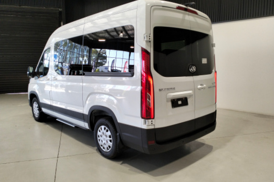 2024 LDV Deliver 9  11-Seat Bus Image 7