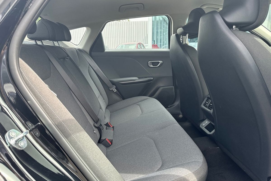 2025 Kia K4 CL4m S Sedan Image 8