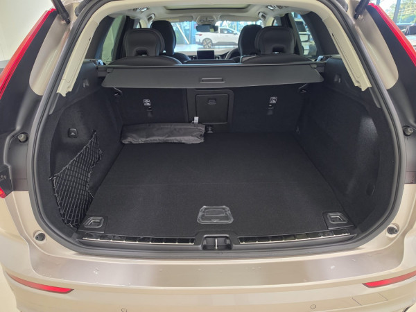 2025 MY26 Volvo XC60 UZ Plus T8 Plug-in Hybrid Dark SUV image 9