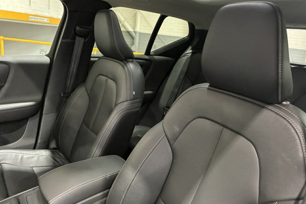2025 Volvo XC40 XZ Plus B4 SUV Image 22