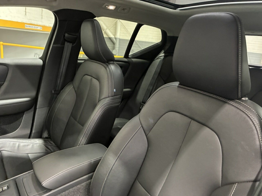 2025 Volvo XC40 XZ Plus B4 SUV Image 22