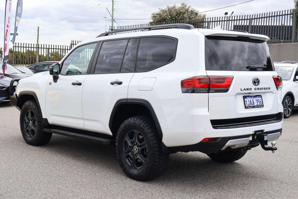 2022 Toyota LandCruiser FJA300R GR Sport SUV Image 2