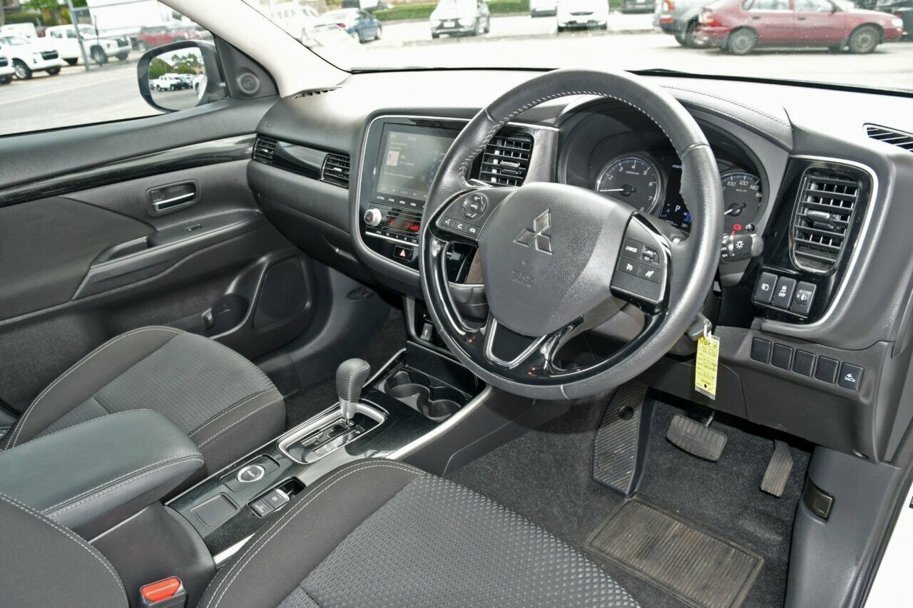 2019 MY20 Mitsubishi Outlander ZL MY20 ES AWD SUV Image 8