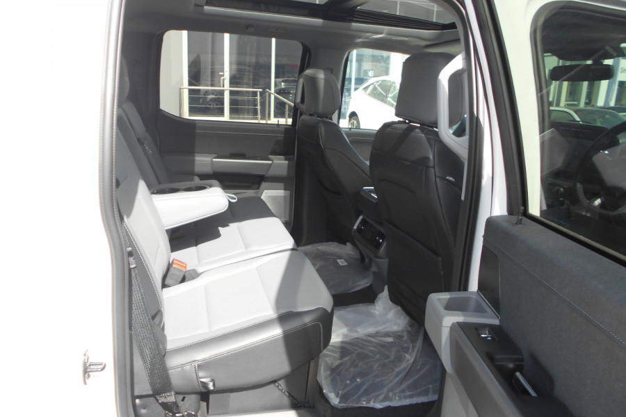 2023 Ford F-150 No Series Lariat Dual Cab Image 14