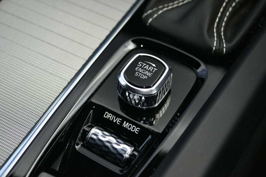 2018 Volvo XC60 D5 R-Design Suv Image 14