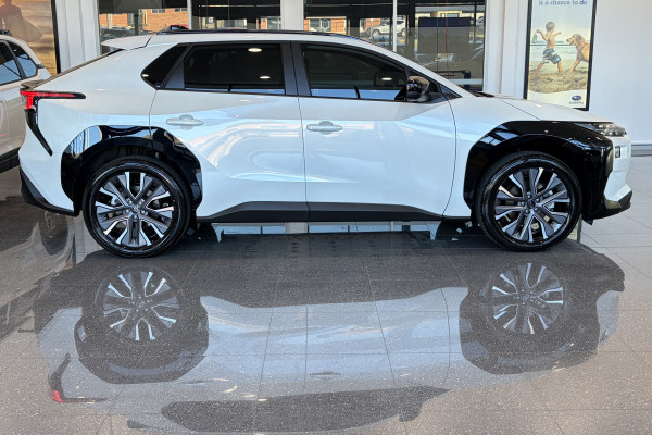 2026 Subaru Solterra E1-1 AWD Touring SUV Image 4