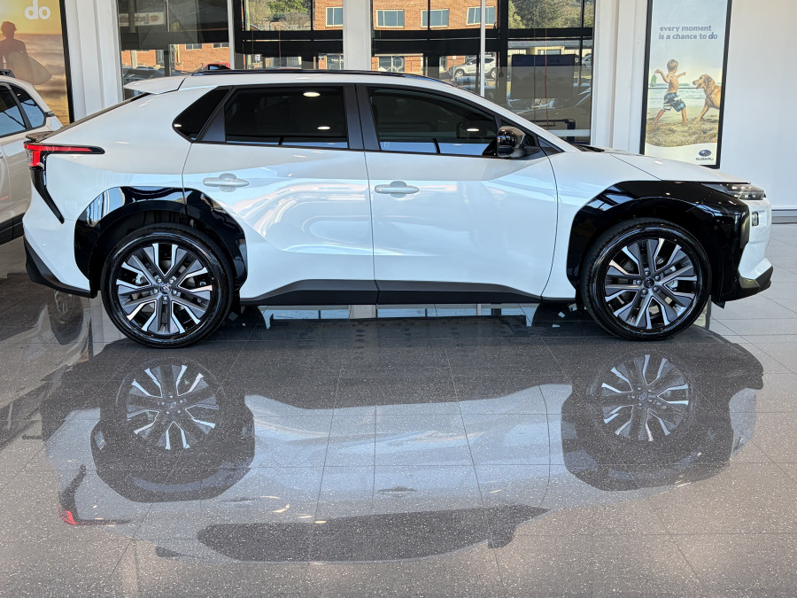 2026 Subaru Solterra E1-1 AWD Touring SUV Image 4