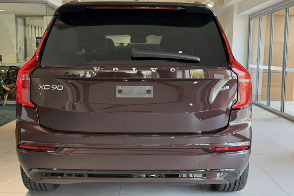 2026 Volvo XC90 L Series Ultra T8 Plug-in Hybrid Dark SUV Image 7