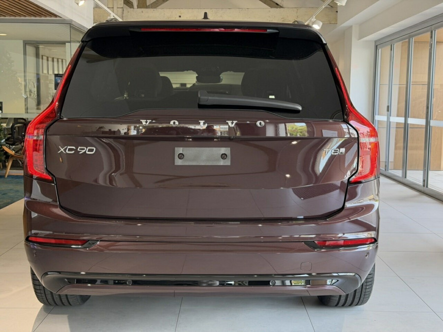 2026 Volvo XC90 L Series Ultra T8 Plug-in Hybrid Dark SUV Image 7