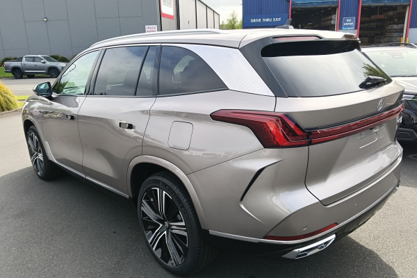 2026 MG QS Essence SUV Image 3
