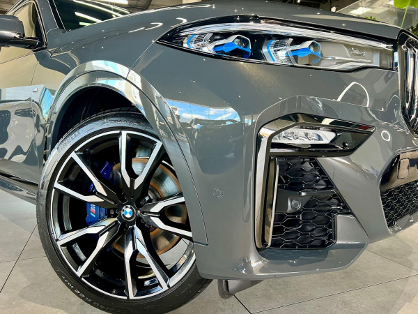 2021 BMW X7 G07 xDrive30d SUV image 2