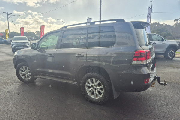 2019 Toyota LandCruiser VDJ200R VX SUV Image 10