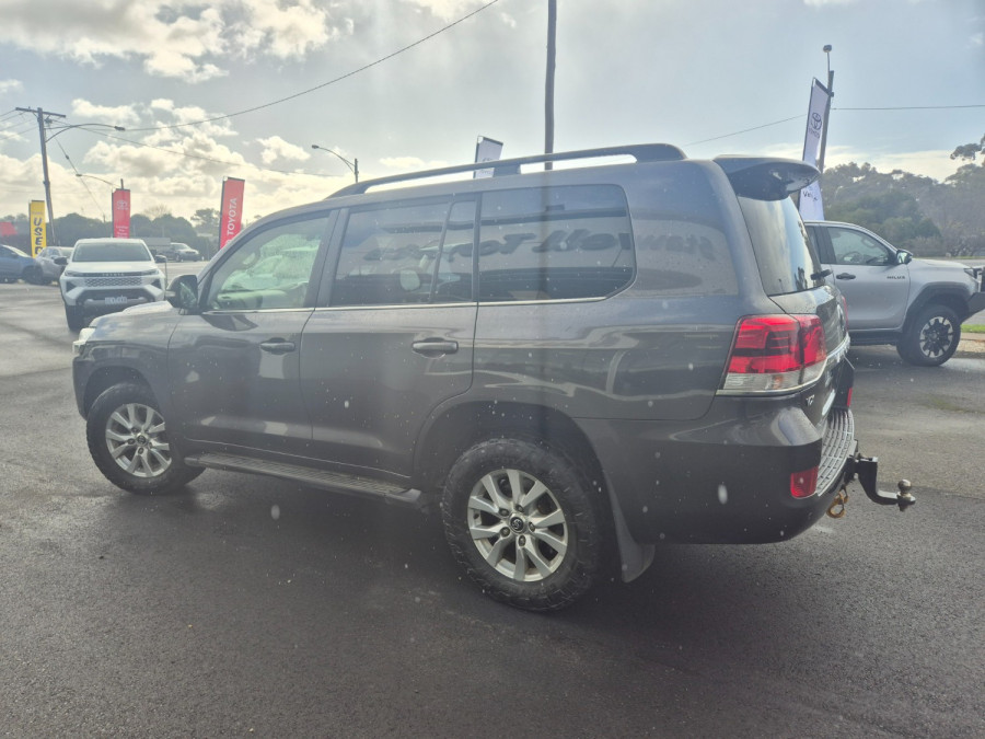 2019 Toyota LandCruiser VDJ200R VX SUV Image 10