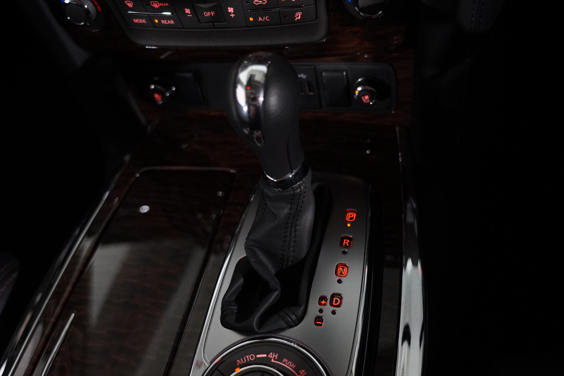 2024 Nissan Patrol Ti-L (4x4) SUV Image 17