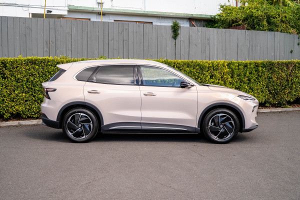 2026 MG MGS5 EV Essence 49 SUV Image 2