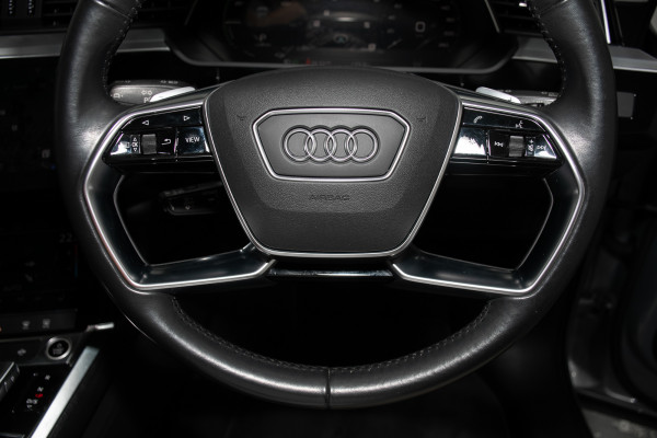2021 Audi e-tron 55 SUV image 16