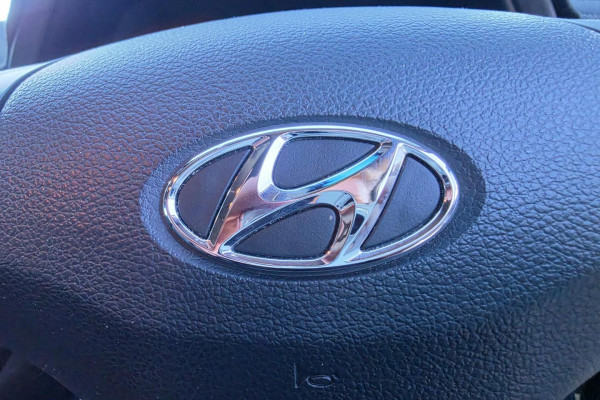 2019 MY20 Hyundai i30 PD2 Elite Hatch Image 24