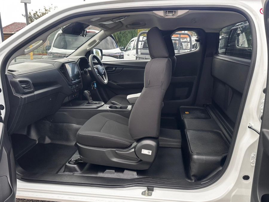 2026 MY25.5 Isuzu D-MAX RG SX Cab Chassis Image 22