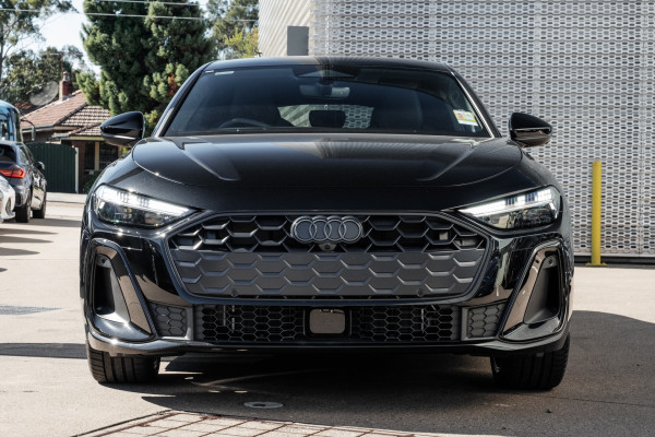 2025 Audi A5 B10 TFSI 200kW S line Sedan image 4