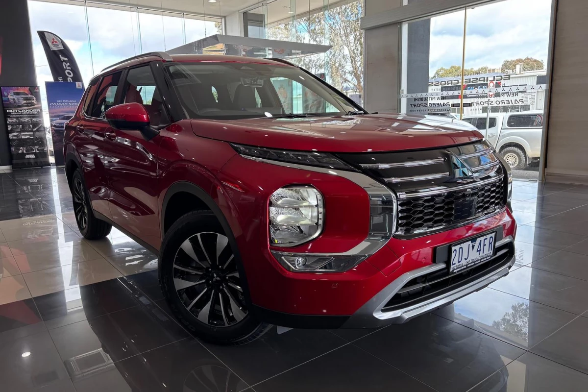 2025 Mitsubishi Outlander ZM LS SUV