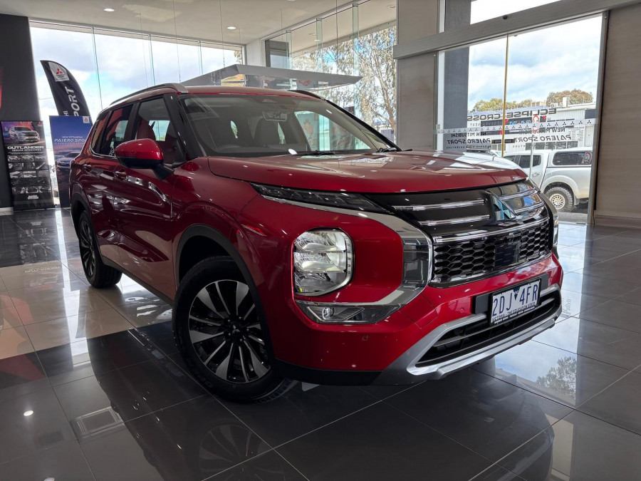 2025 Mitsubishi Outlander ZM LS SUV Image 1
