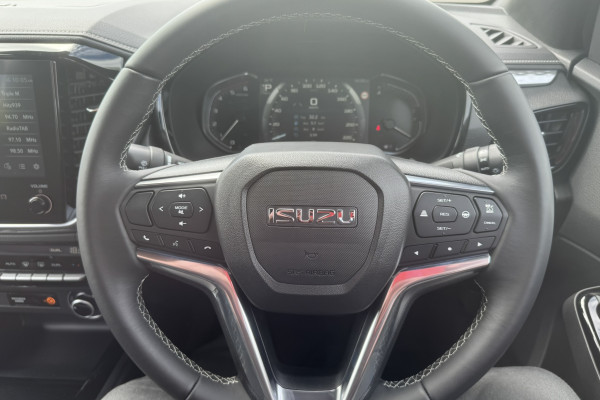 2026 Isuzu D-MAX RG LS-U Cab Chassis Image 14
