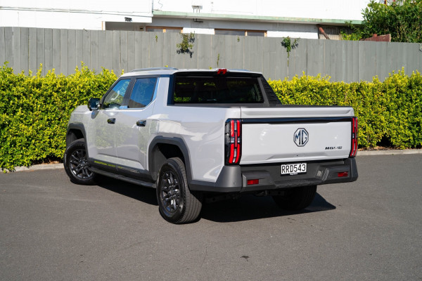 2025 MG U9 Vibe 2.5T AT Ute Image 3