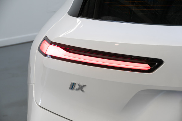 2022 BMW iX xDrive50 Sport SUV Image 11