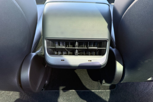 2022 Tesla Model 3  Rear-Wheel Drive Sedan Image 13