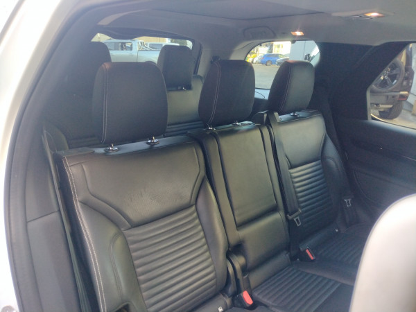 2021 Land Rover Discovery Series 5 D300 SE SUV image 11