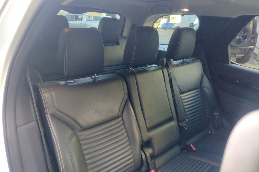 2021 Land Rover Discovery Series 5 D300 SE SUV