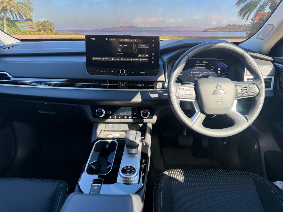 2025 Mitsubishi Outlander ZM ES SUV Image 7