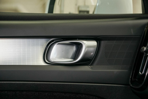 2025 MY26 Volvo XC40 XZ Plus B4 SUV Image 15