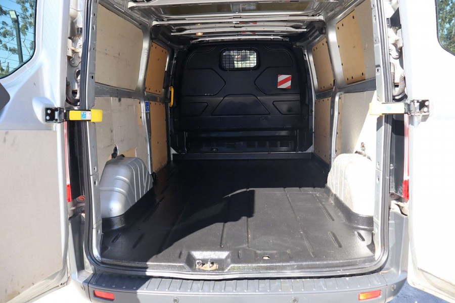 2016 Ford Transit Custom VN 330L Van Image 9