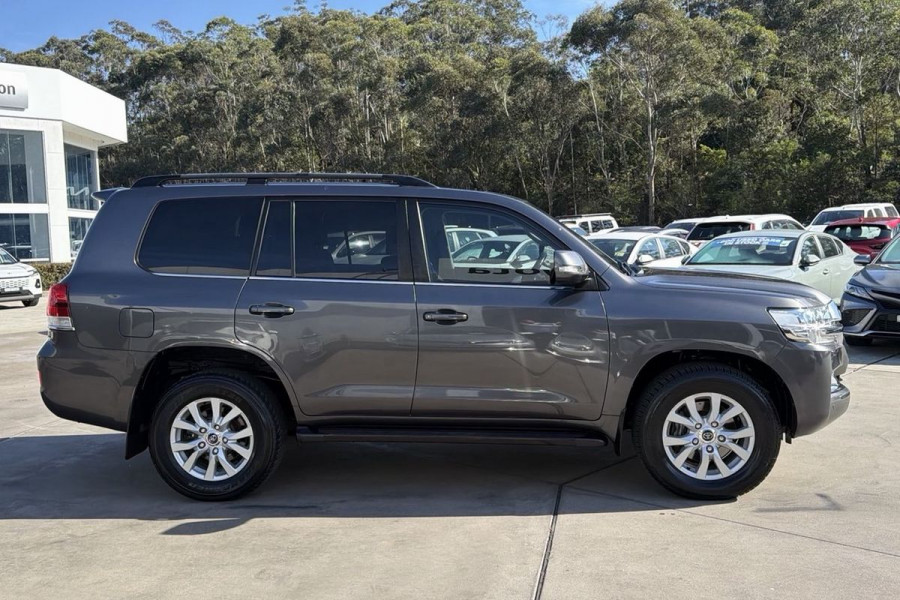 2019 Toyota LandCruiser VDJ200R VX SUV Image 4