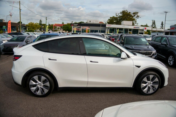 2023 Tesla Model Y  Rear-Wheel Drive Wagon Image 4