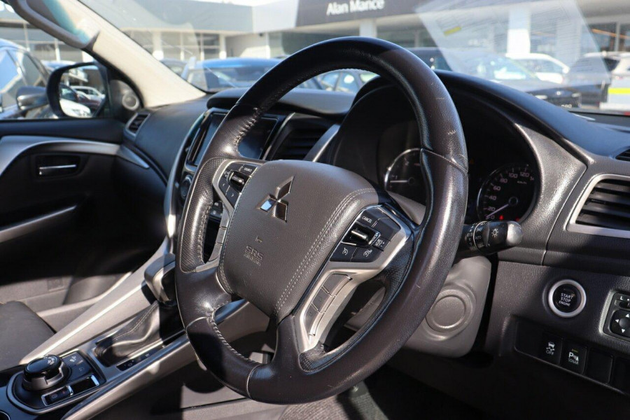 2017 Mitsubishi Pajero Sport QE GLX SUV Image 15