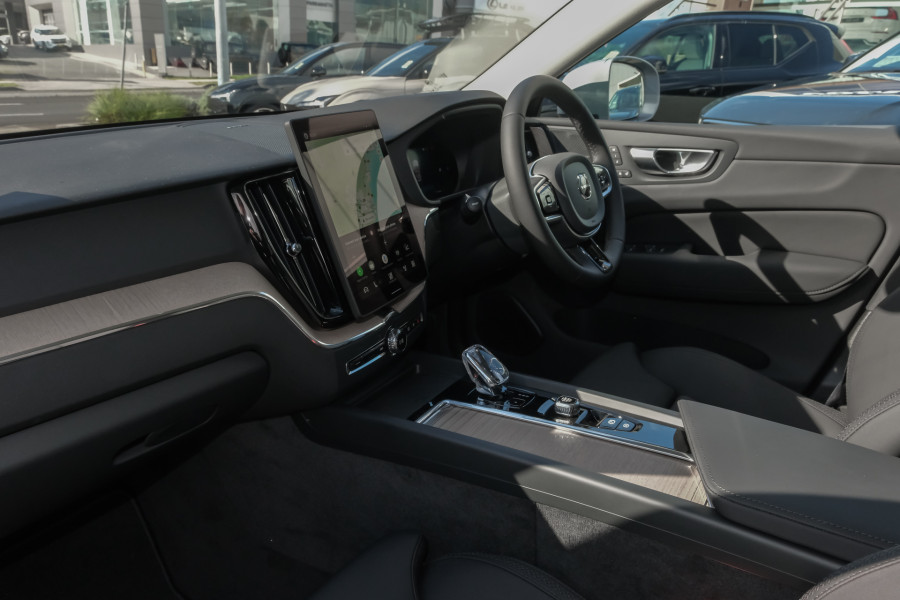 2026 Volvo XC60 UZ Plus B5 Bright SUV Image 8