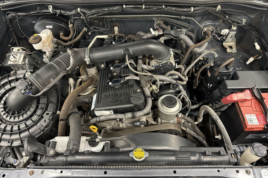2015 MY14 Toyota HiLux WorkMate Cab Chassis Image 8