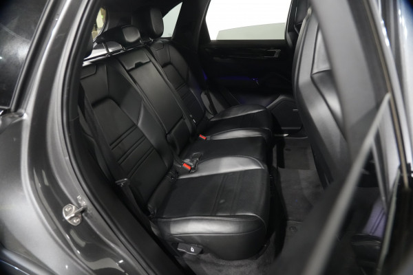 2023 Porsche Cayenne SUV image 23