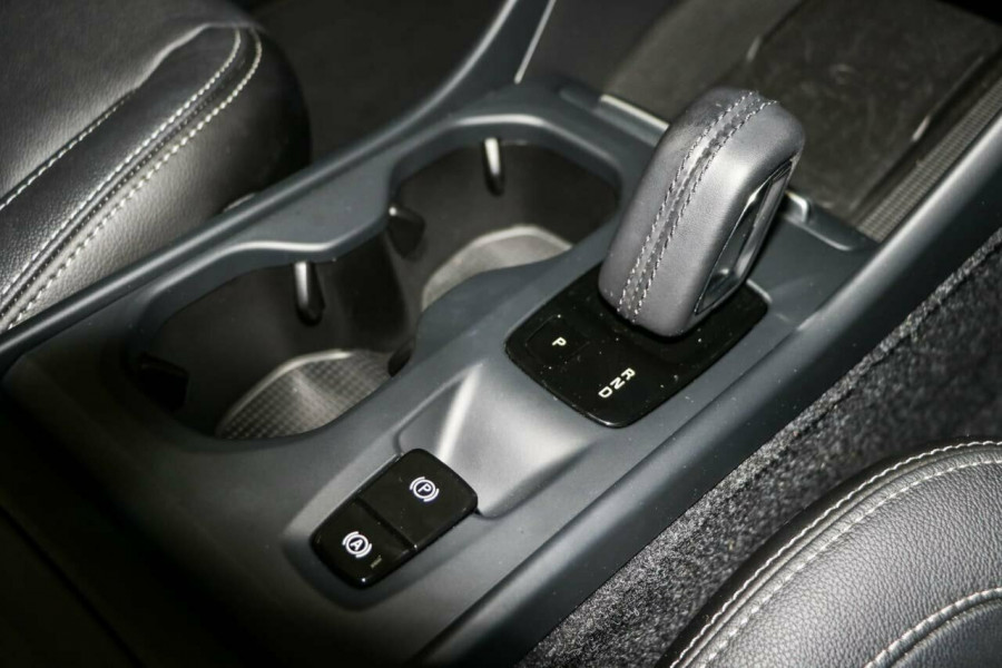 2019 Volvo XC40 XZ T4 Momentum Suv Image 15