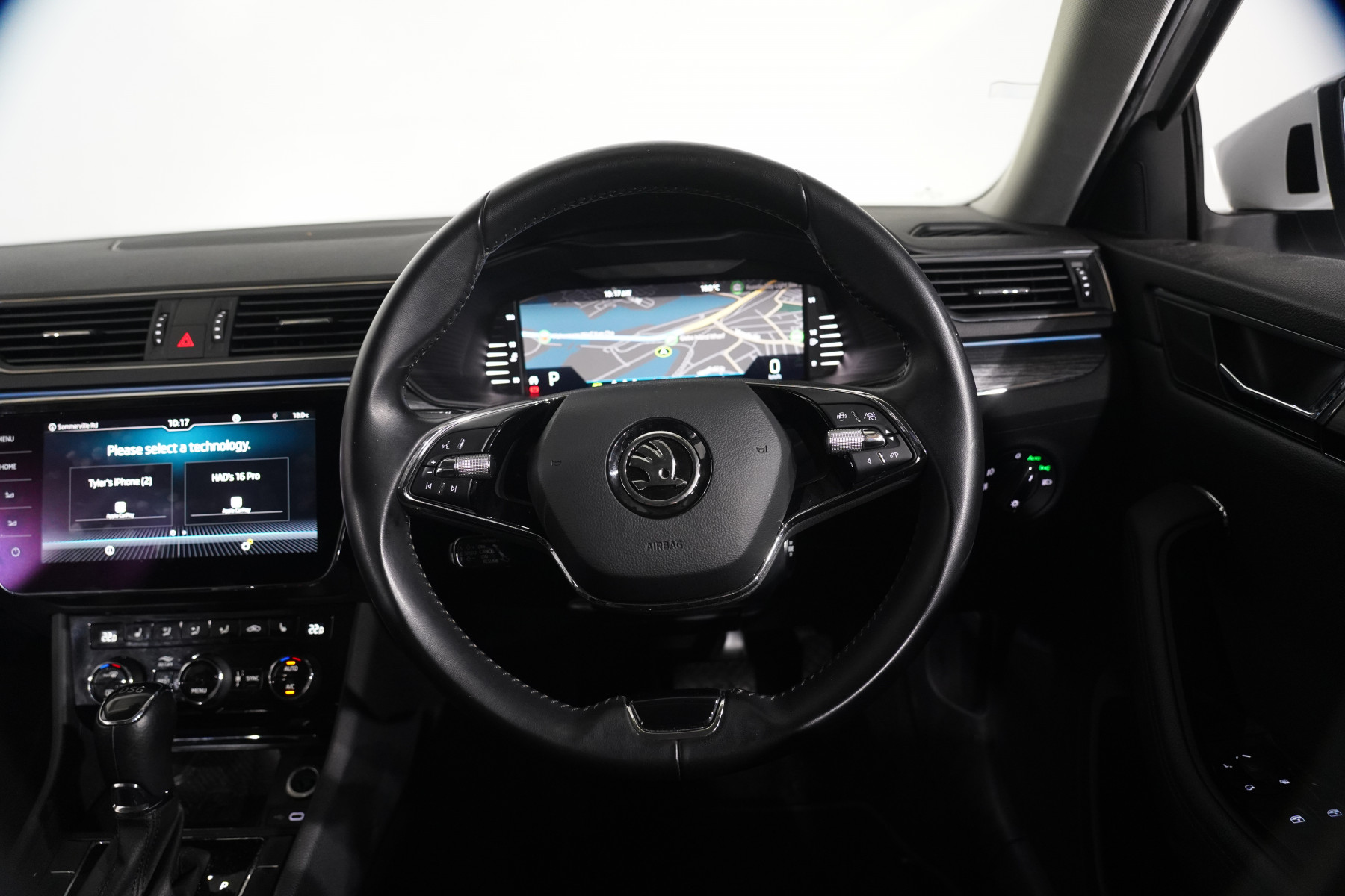 2022 Skoda Superb Style SUV Image 14