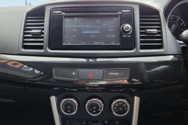 2017 Mitsubishi Lancer CF LS Sedan Image 22