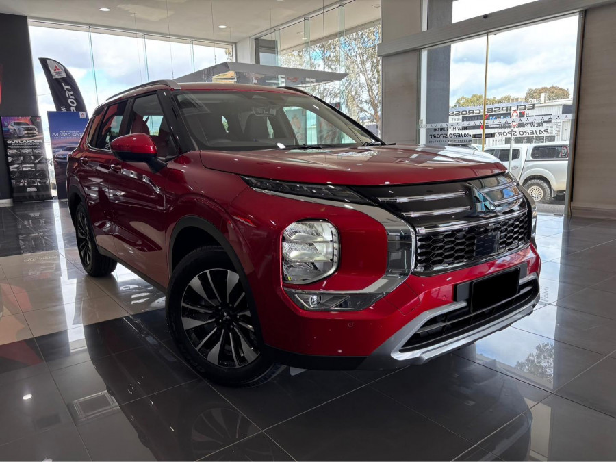 2025 Mitsubishi Outlander ZM LS SUV Image 1