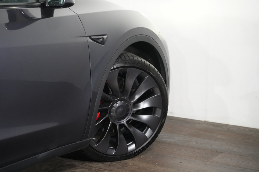 2023 Tesla Model Y  Performance SUV Image 10